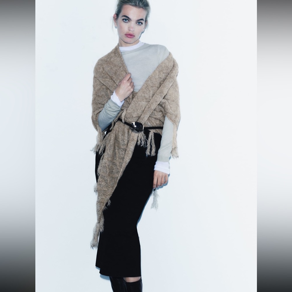 Zara wool alpaca  fringed shawl scarf cape